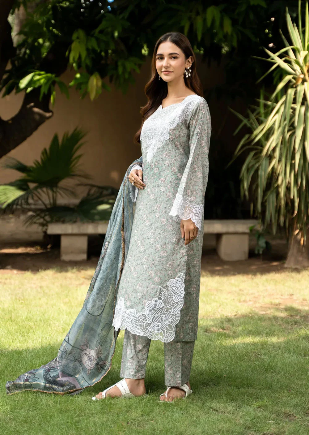 MNC-05 - Naz - Readymade - The Monochrome Collection by Raniya.H 2024 - Image 3