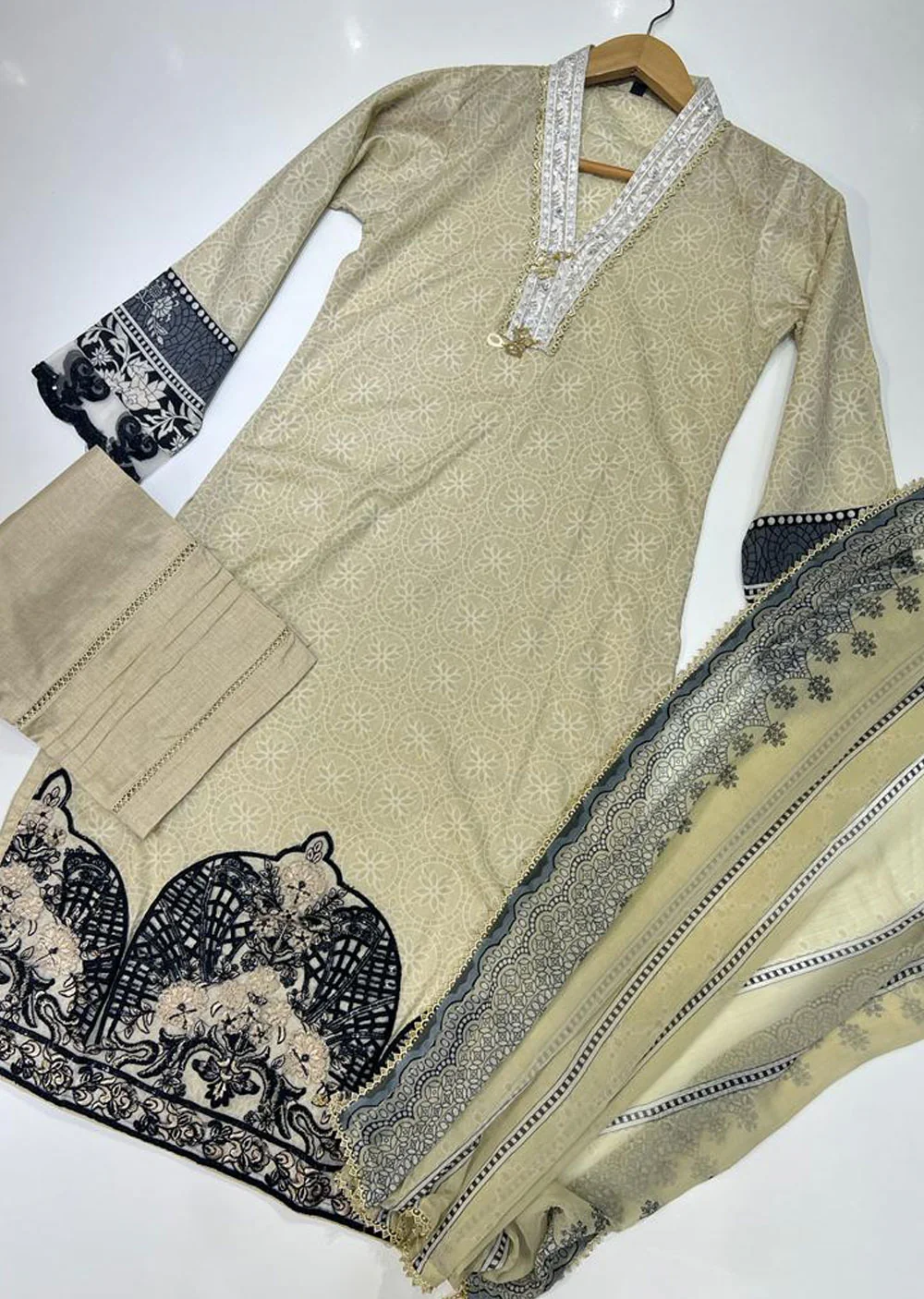 MRB-04 - Readymade Maria B Inspired Lawn Suit