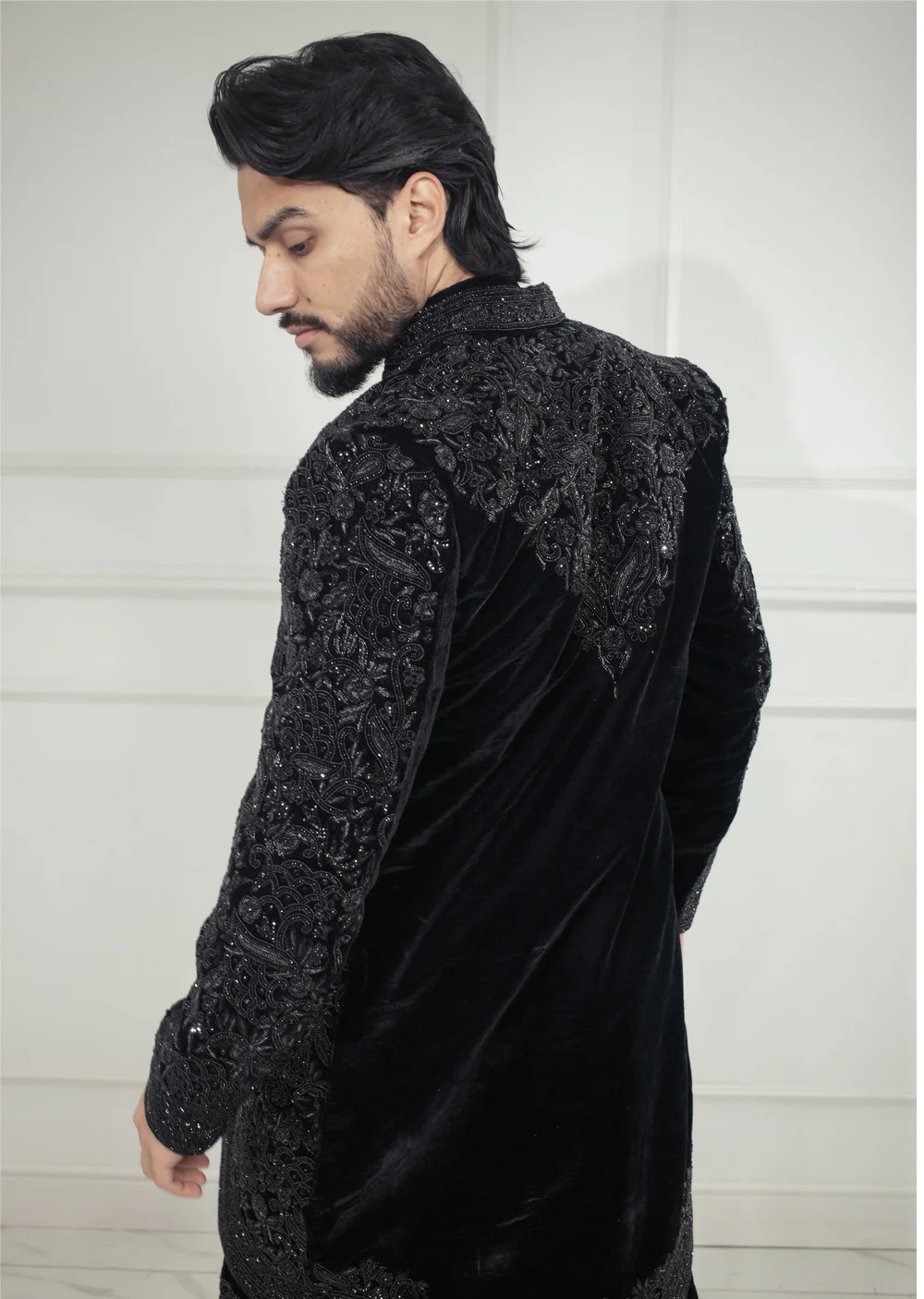MSFF0017 Grooms Black Sherwani Set - Image 2