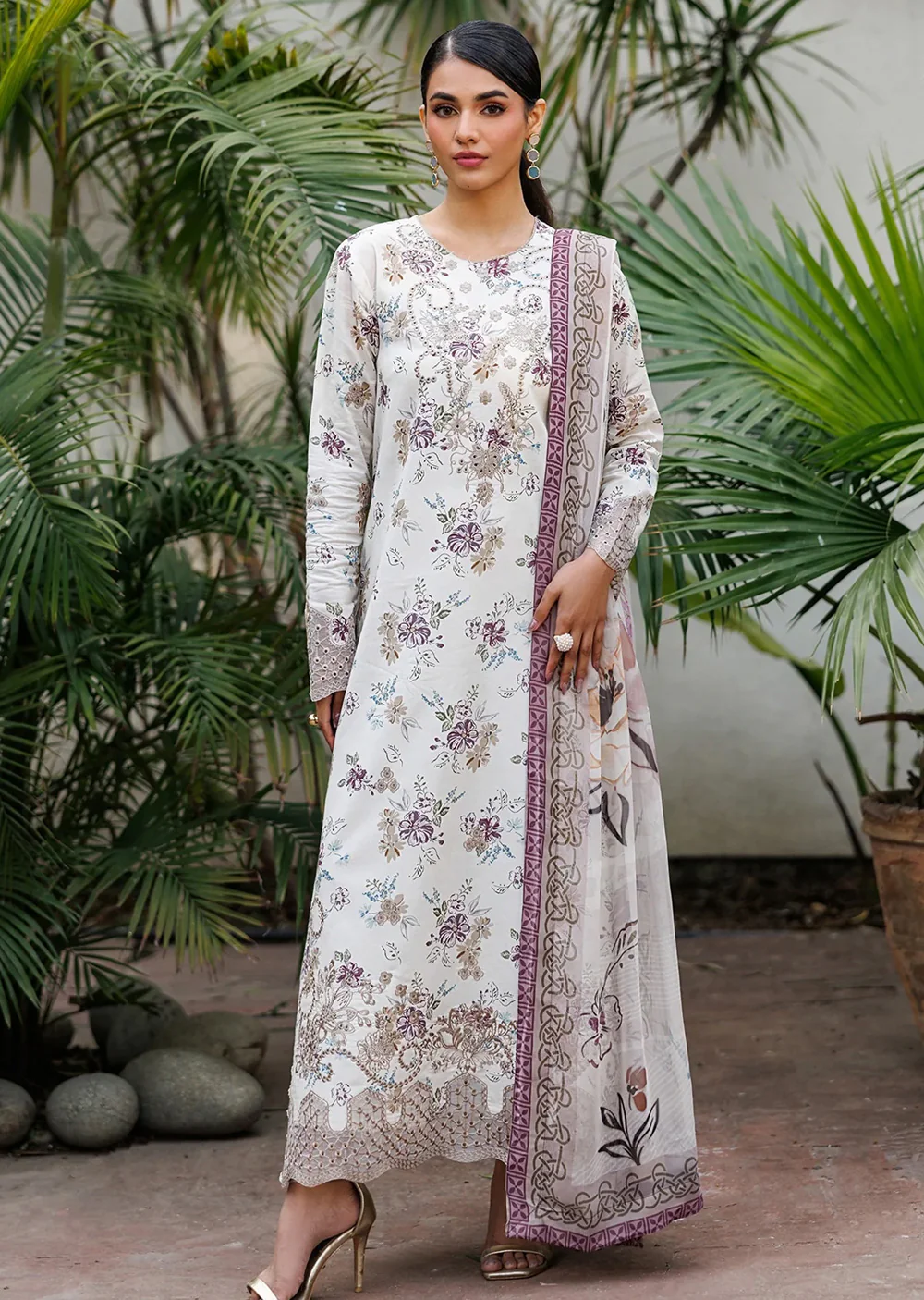 Daisyline Garnet - Readymade lawn 3 Piece - Image 5