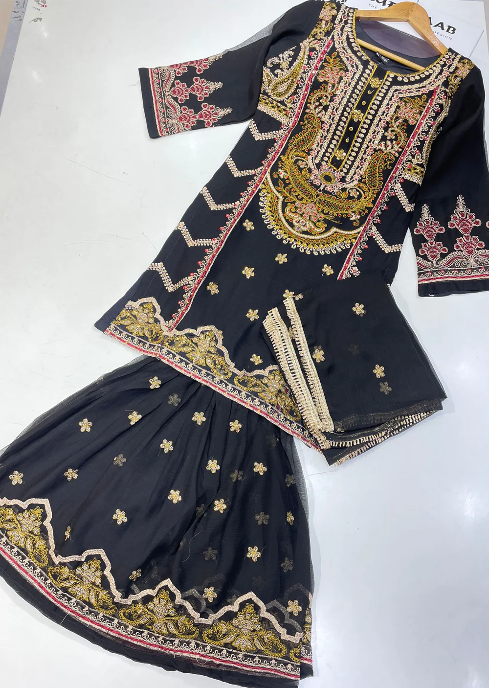 NR8204 Readymade Black Chiffon Suit
