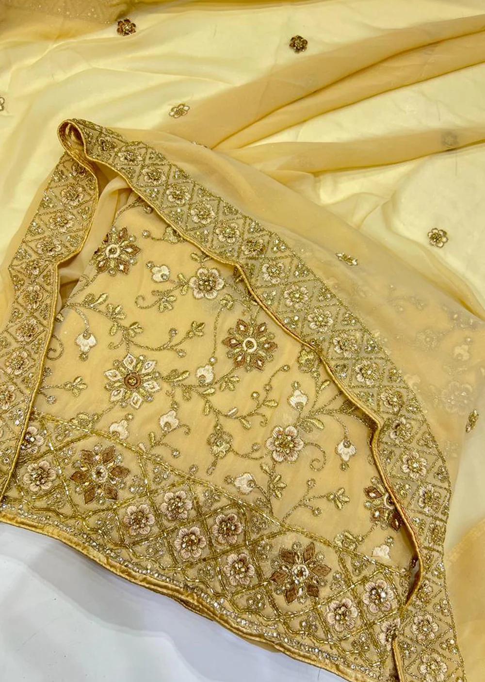 OP1899 Gold Unstitched Georgette Suit