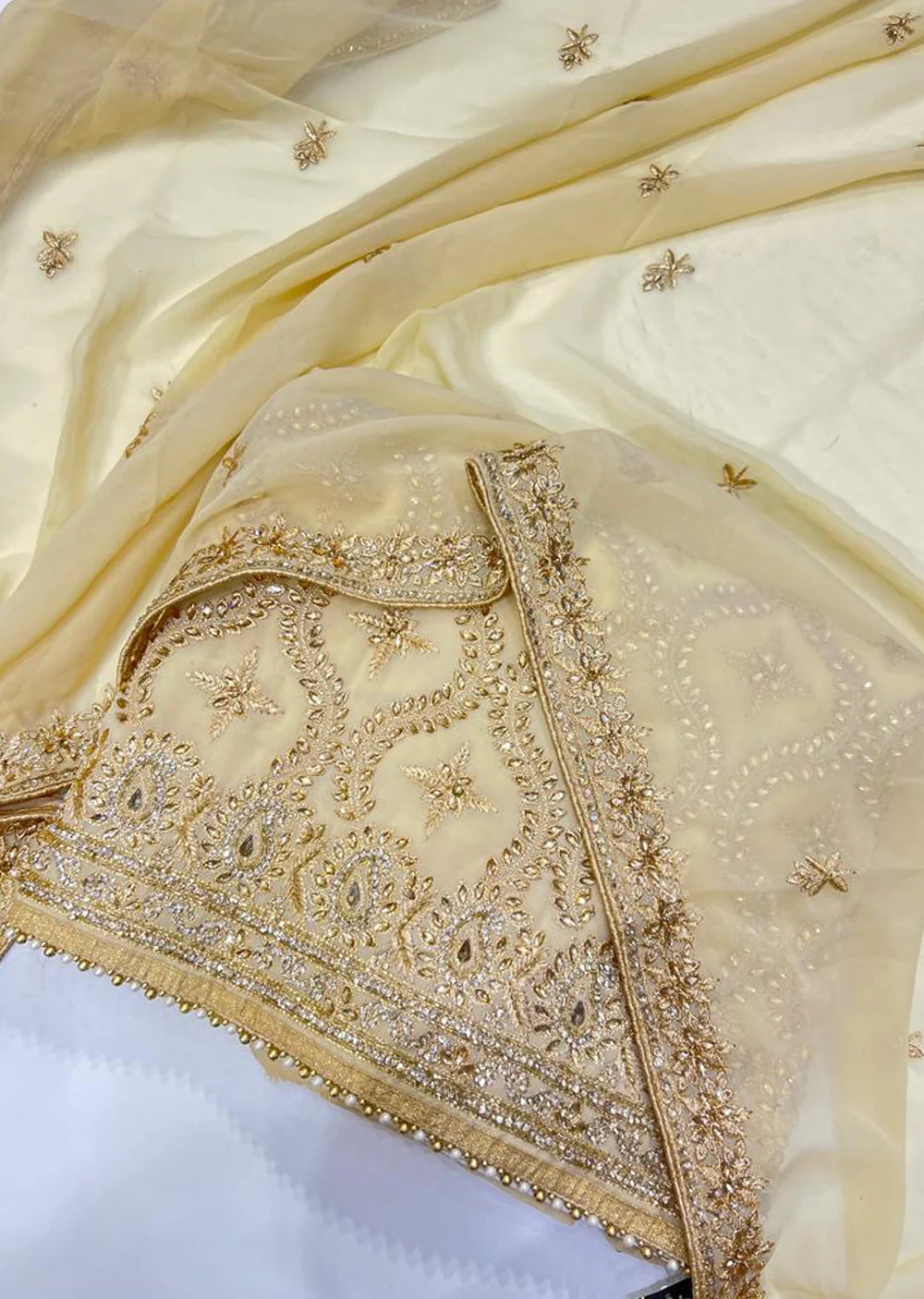 OP546 Gold Unstitched Georgette Suit