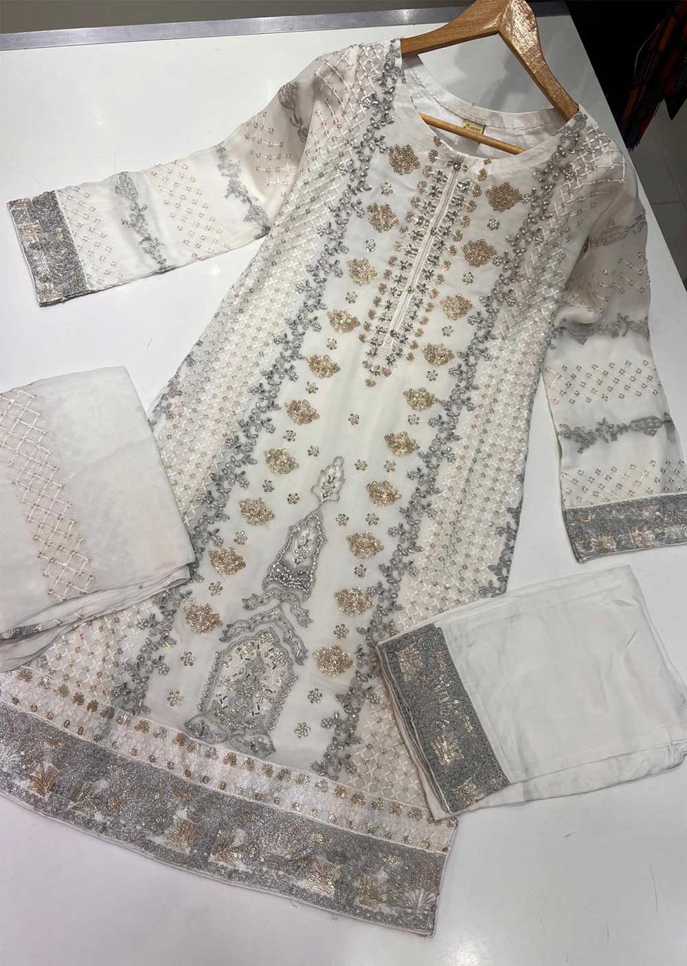 PS1679 White Readymade Chiffon Suit