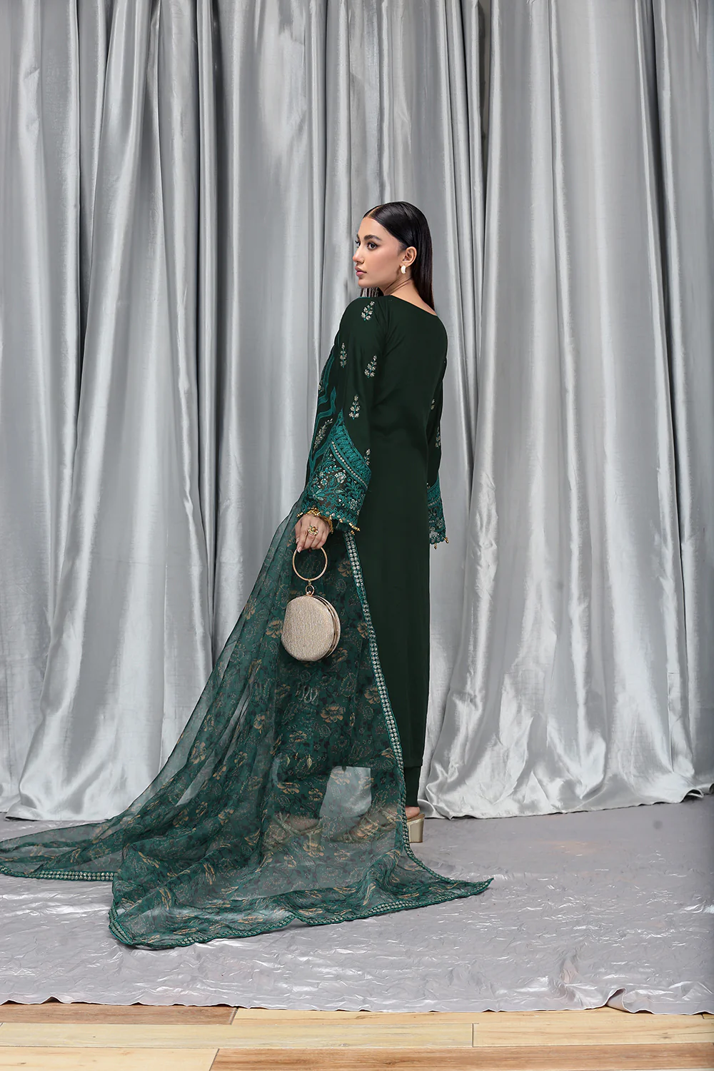 QD206 Green Linen Outfit - Image 2