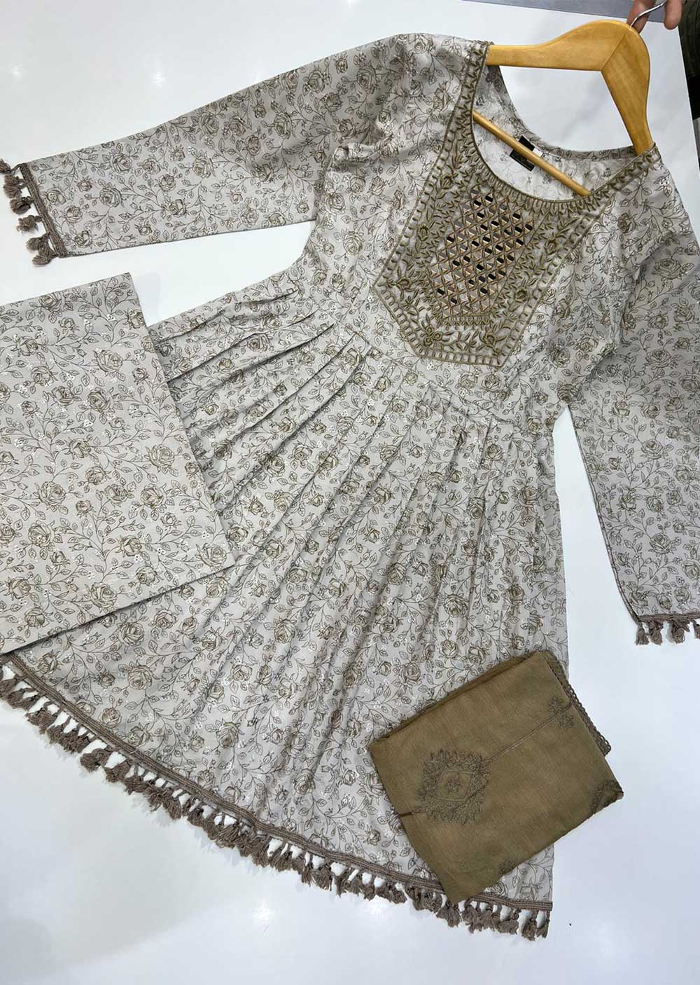 RGZ9919 Beige Chicken Short Dress for Mother & Daugther