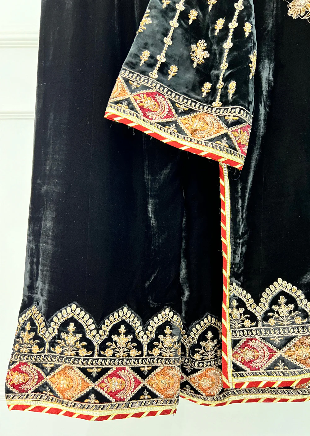 RK6102 - Black Readymade Velvet Suit - Image 3