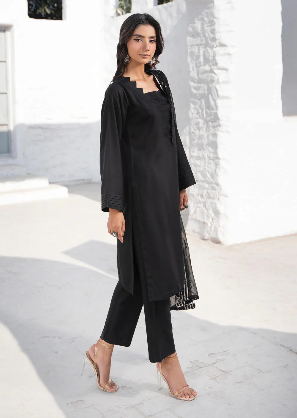 RNDH-01 - Black - Readymade - Rania.H Linen Collection 2025 - Image 2