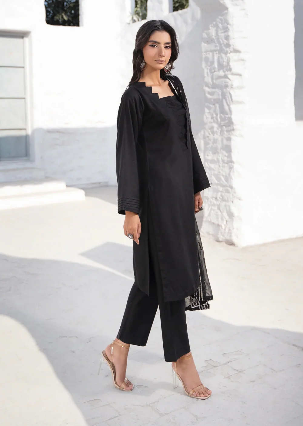 RNDH-01 - Black - Readymade - Rania.H Linen Collection 2025 - Image 4