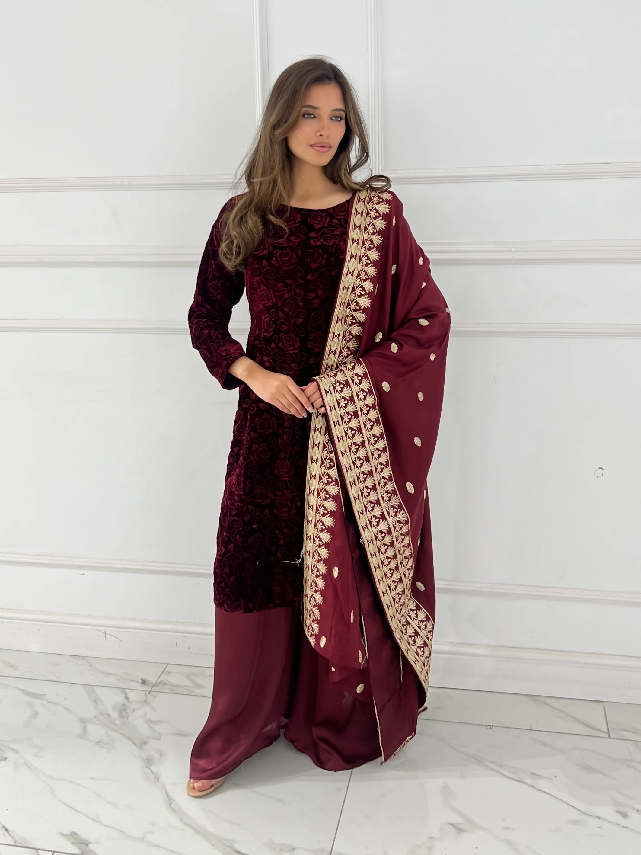 SFSH-12 - Readymade - LUXURY VELVET SUIT 2026 - Image 3