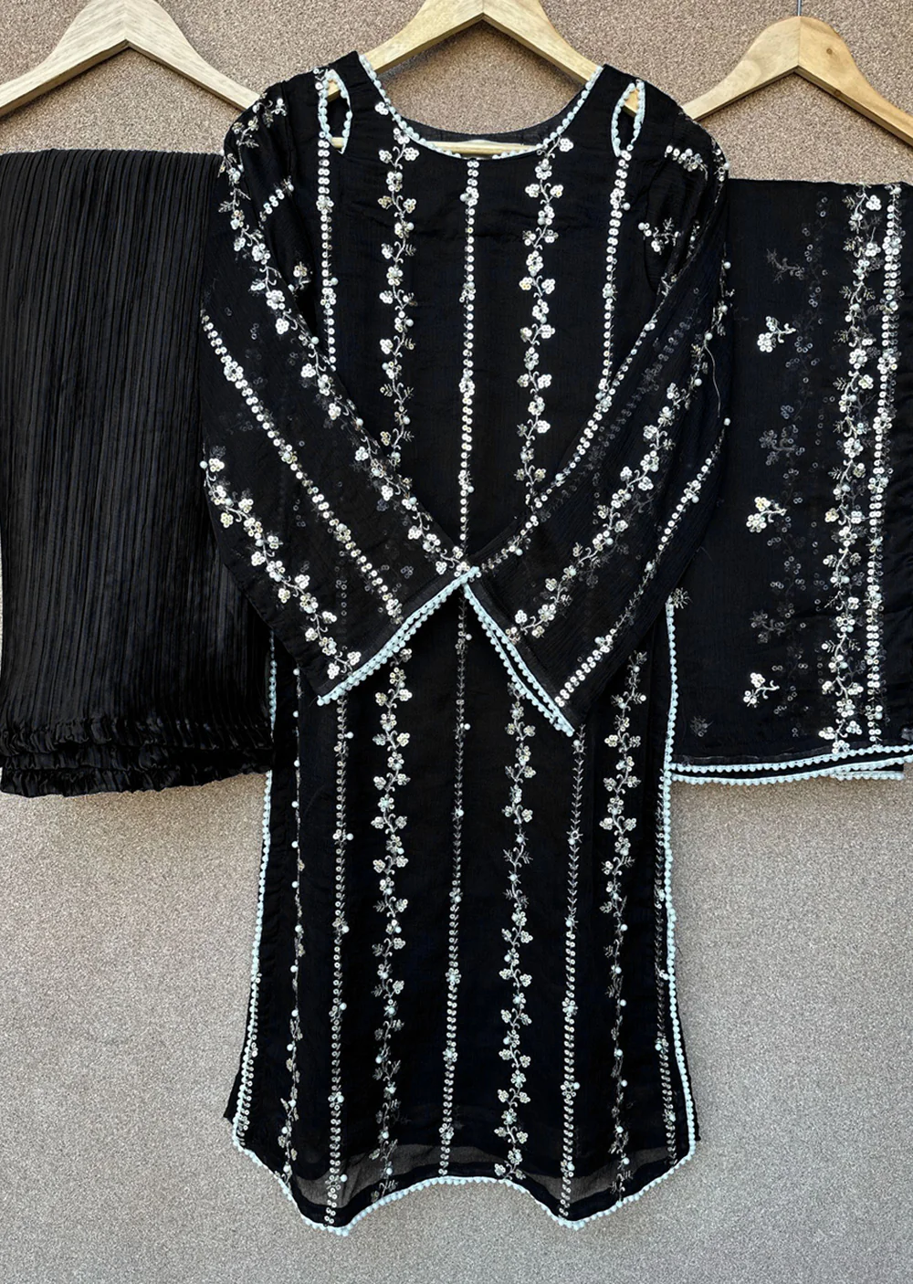 SMR3140 - Readymade - Laraib Chiffon Suit 2025 - Image 9