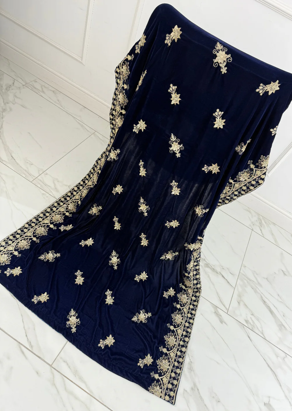 SMV104 Embroidered Velvet Shawl