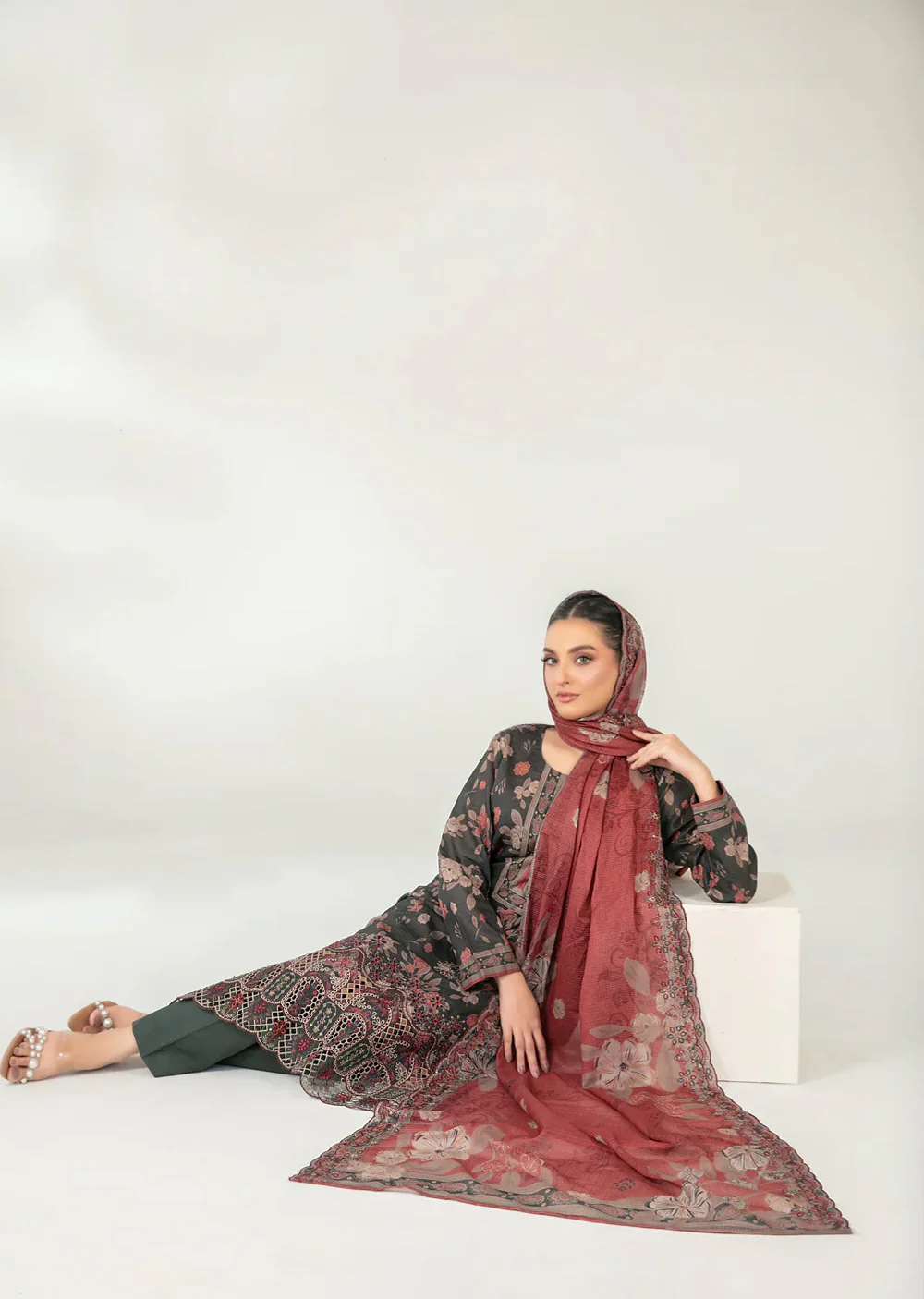 TWD-3765 Embroidered Digital Printed Fancy Lawn 3-Piece Suit - Image 3
