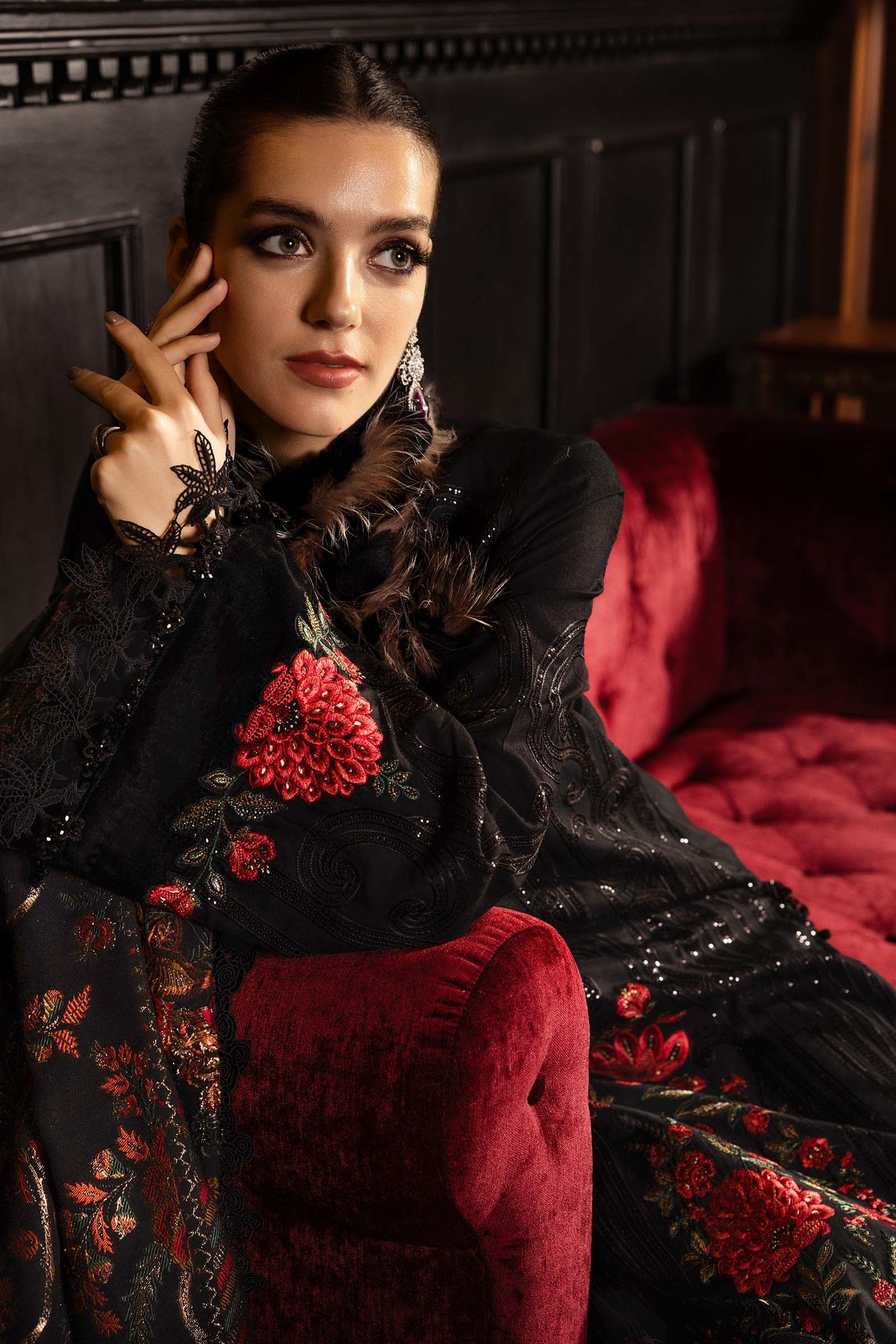 WL-1309- Maria b Embroidered Linen Suit 2025 - Image 3