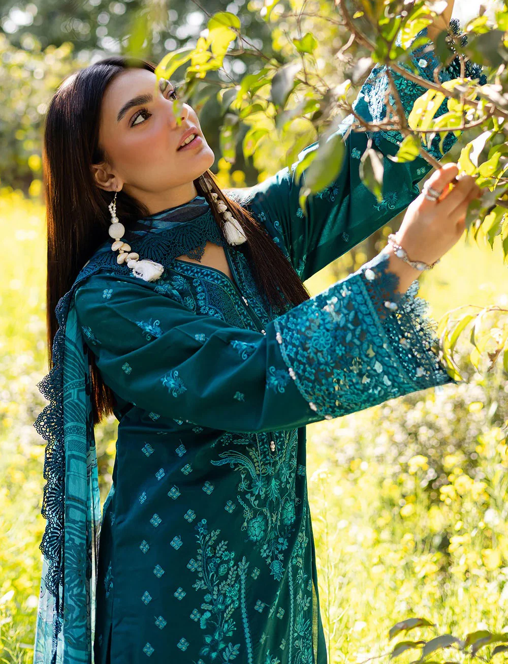 Y-921 - Ready Made - Riwayat by Ramsha Luxury Lawn Vol 12 - Image 4
