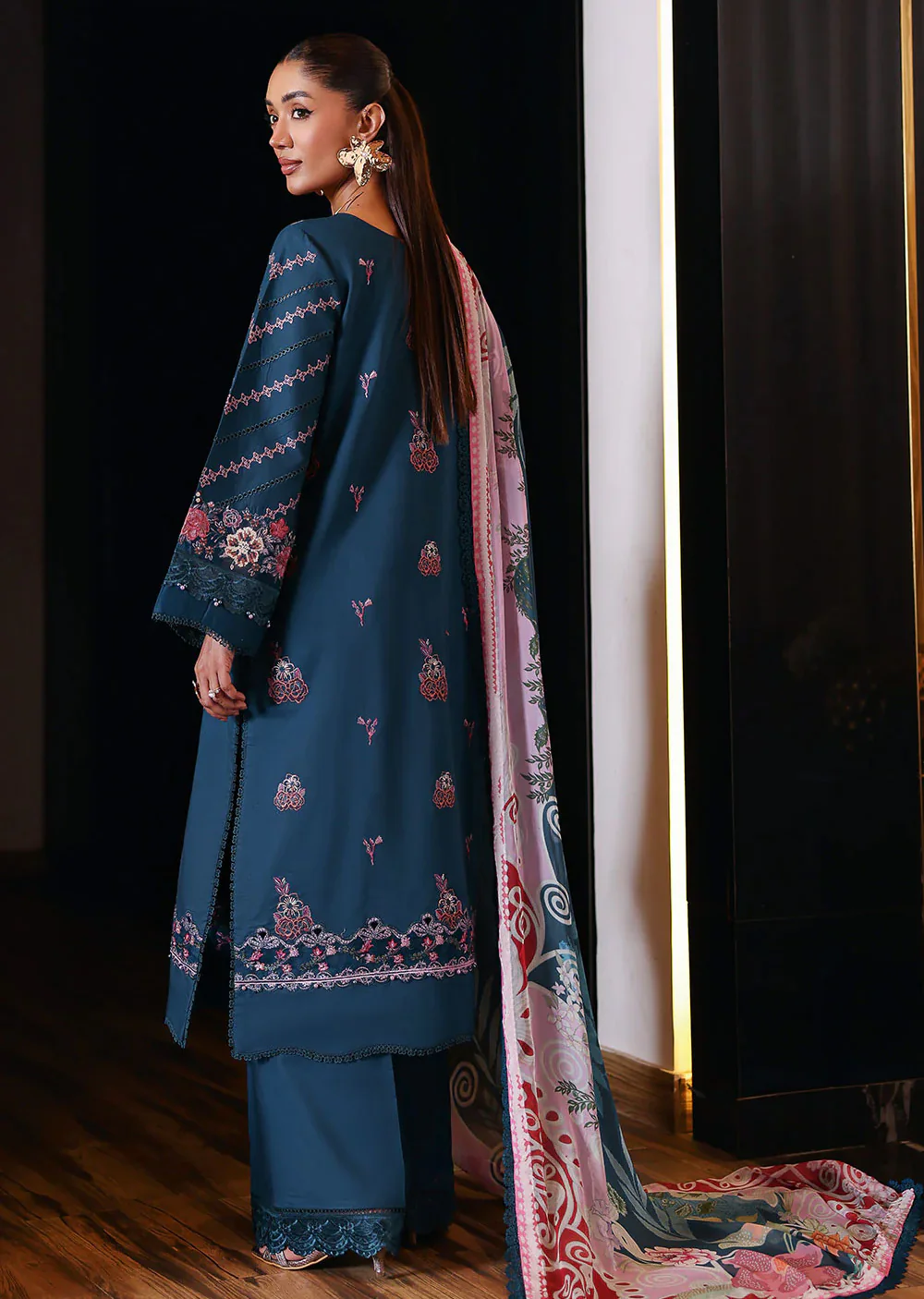 Z-1405- ANDAAZ RAMSHA LUXURY LAWN - Image 2